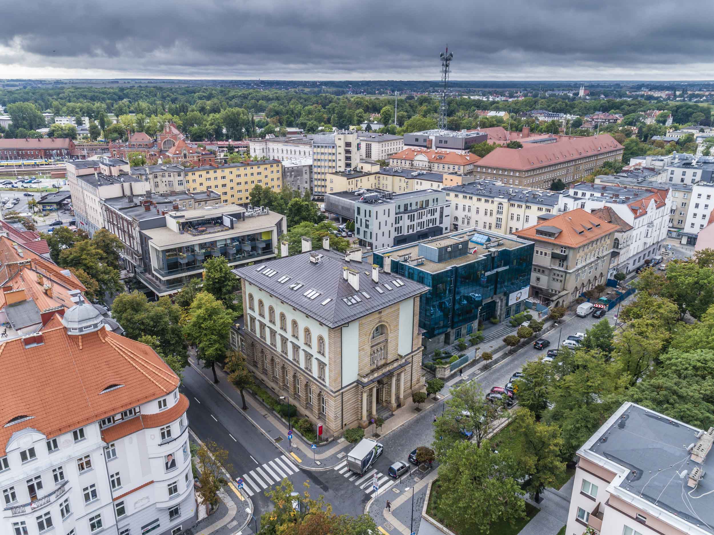 Łódzkie nieruchomości w obiektywie - zachwyć się ich pięknem dzięki profesjonalnej fotografii.