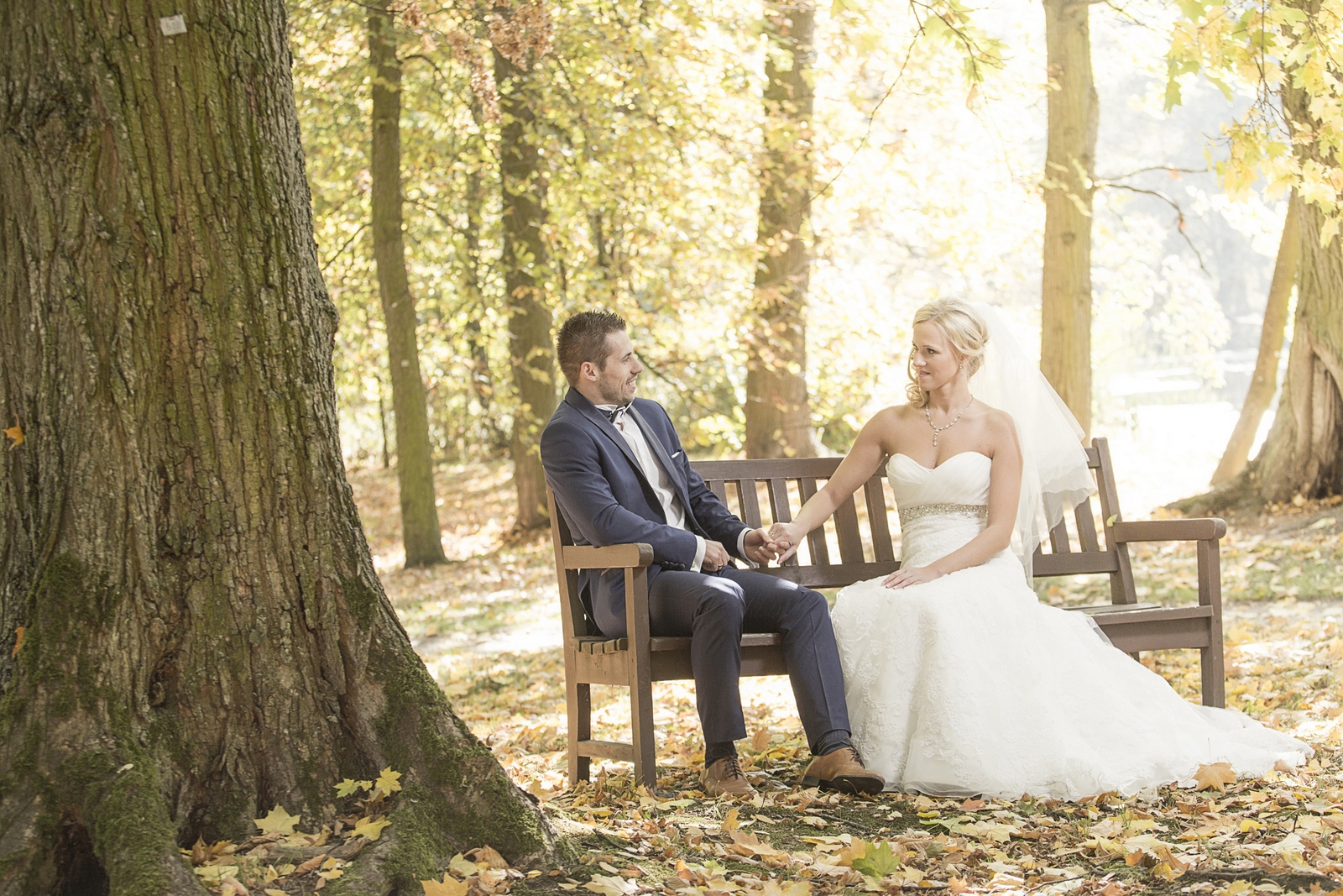 Jesienna sesja plenerowa - ślub w parku
