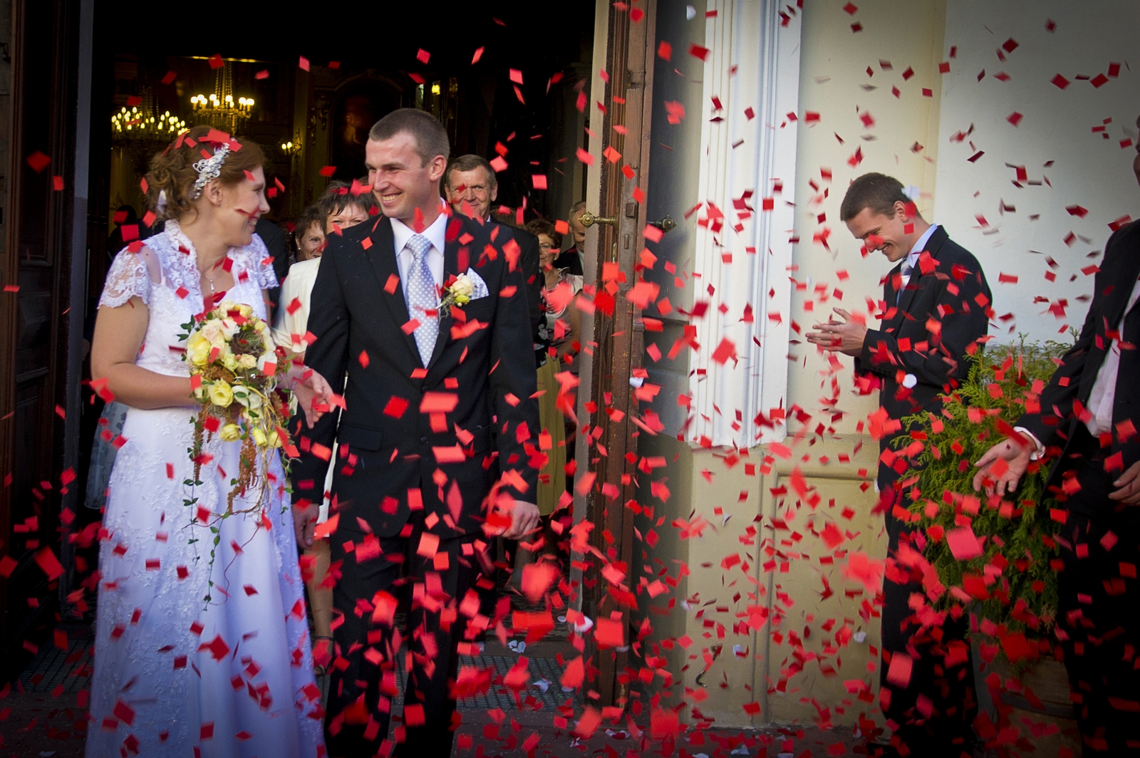 Zabawa weselna i taniec weselny na zdjęciach ślubnych warszawskiego studio fotografii